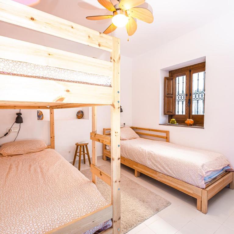 The Blue House - Three-Bedroom House - 11