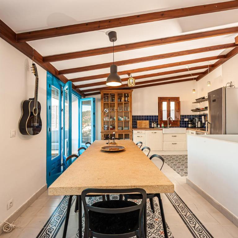 The Blue House - Three-Bedroom House - 16