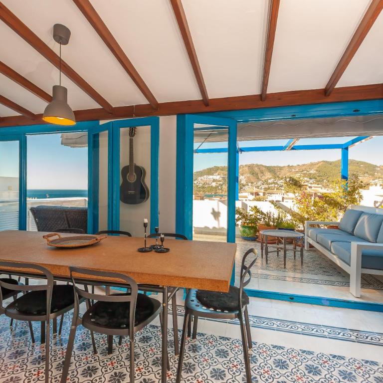 The Blue House - Three-Bedroom House - 20