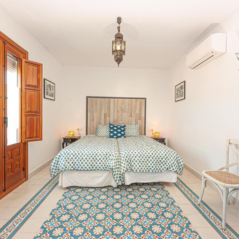 The Blue House - Three-Bedroom House - 21