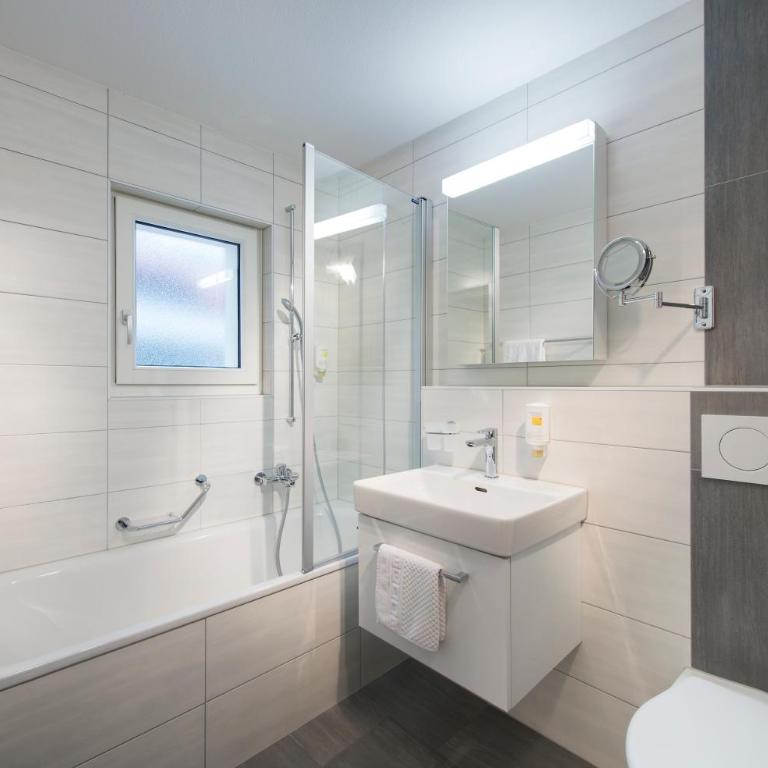 Hotel Bellaval Scuol - Doppelzimmer - 9