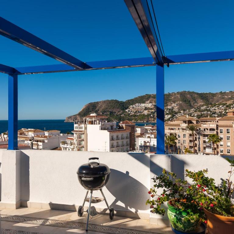 The Blue House - Three-Bedroom House - 33