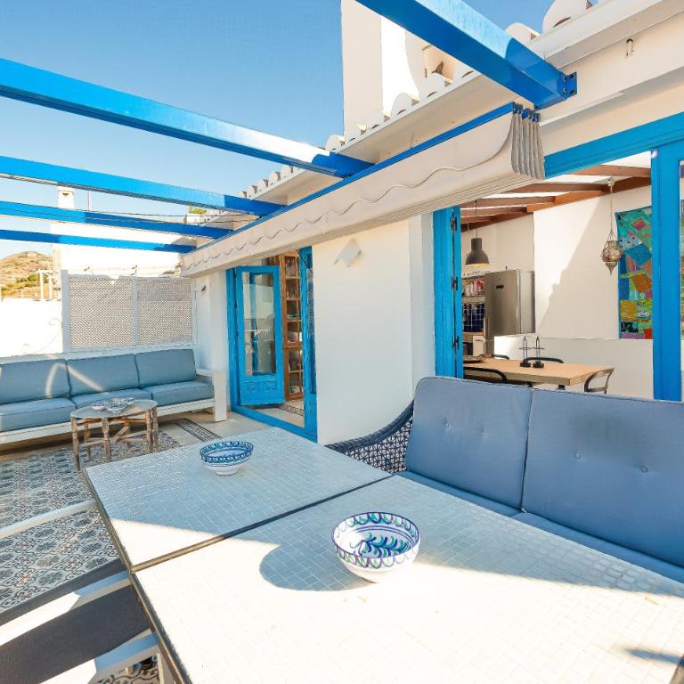 The Blue House - Three-Bedroom House - 36
