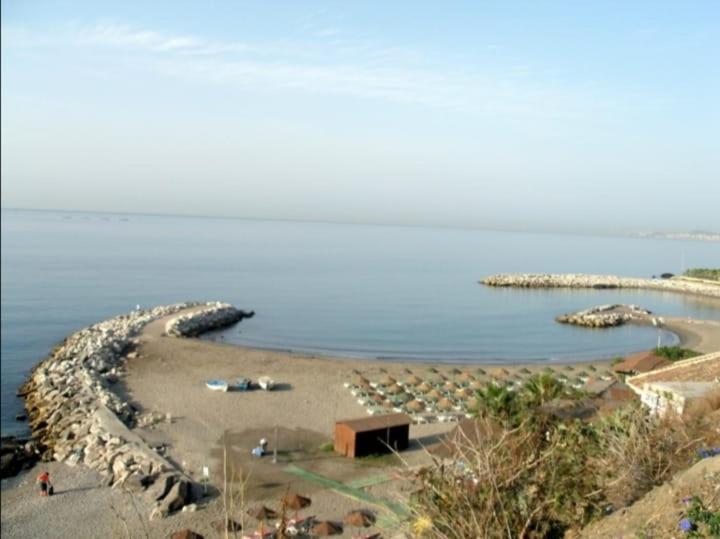 Espectacular apartamento en primera línea de playa - Apartment with Sea View - 2