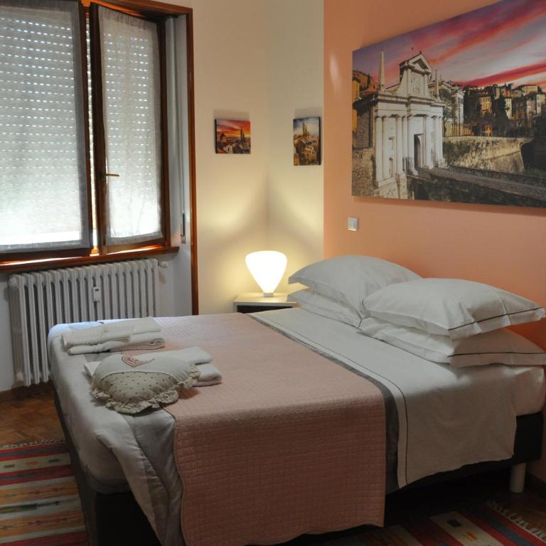 CityWalls Guest House Bergamo - Camera Matrimoniale/Doppia con Letti Singoli con Bagno Privato - 16
