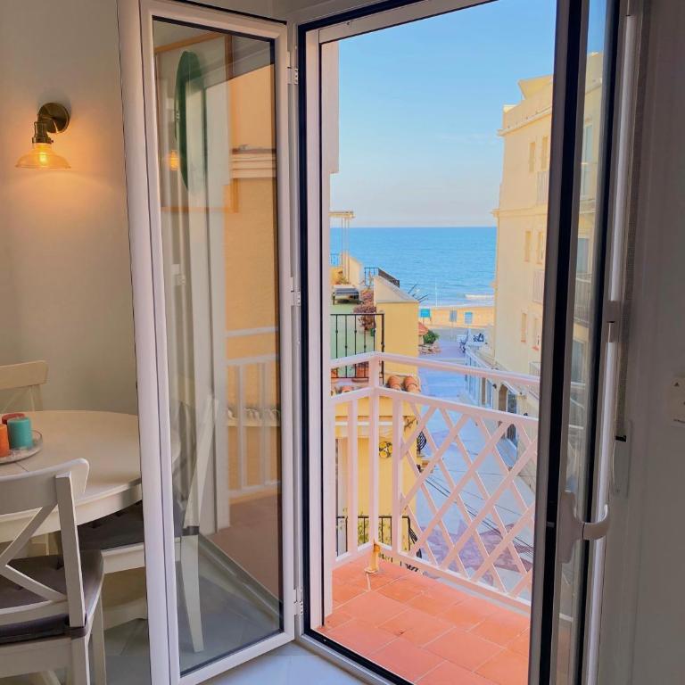 ALOJAMIENTO EN LA CARIHUELA-COSTA DEL SOL - Apartamento - 5