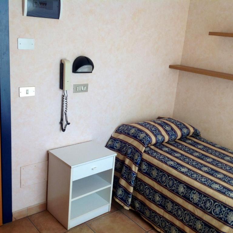 Hotel Diplomatic - Single Room with Sea View - 6