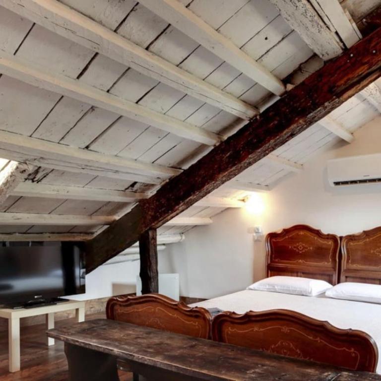 Venice traditional home with terrace - One-Bedroom Rooftop Apartment with Jacuzzi - 12