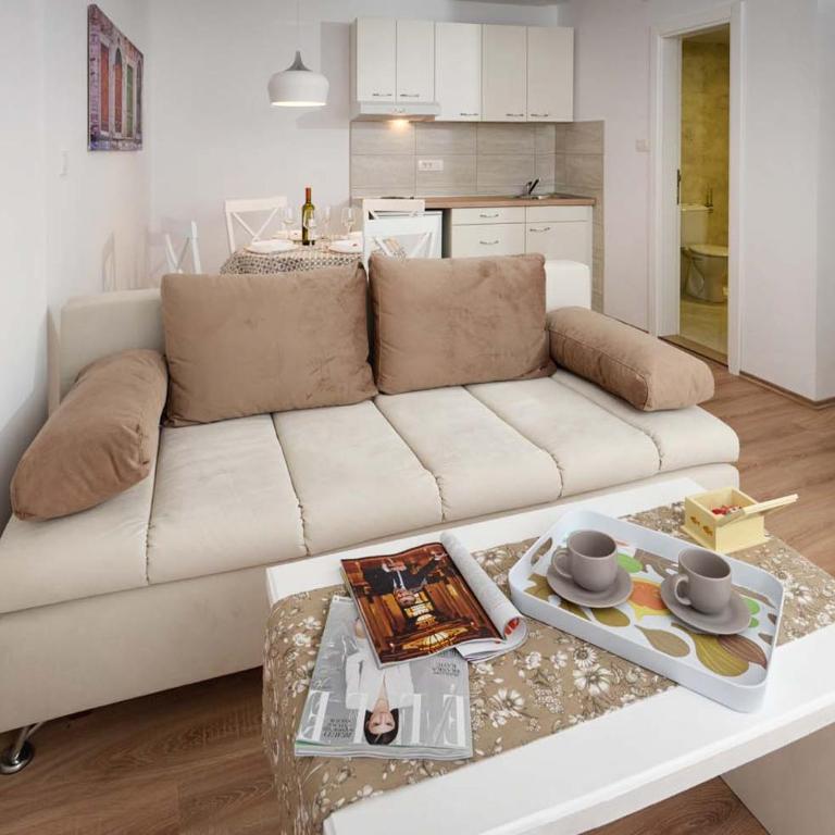 Luce - One-Bedroom Apartment - 3