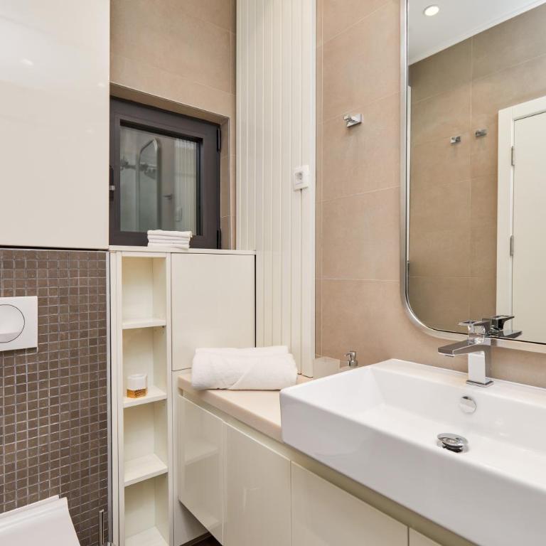 Kotor Lux apartments and rooms - Deluks Soba sa Bračnim Krevetom (King-size) - 9