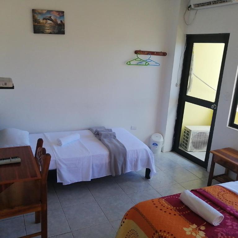Hostal La Casa de Luis - Habitación Triple con baño privado - 4