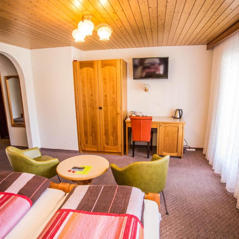 Hotel Derby - Superior Doppelzimmer mit Balkon - 3