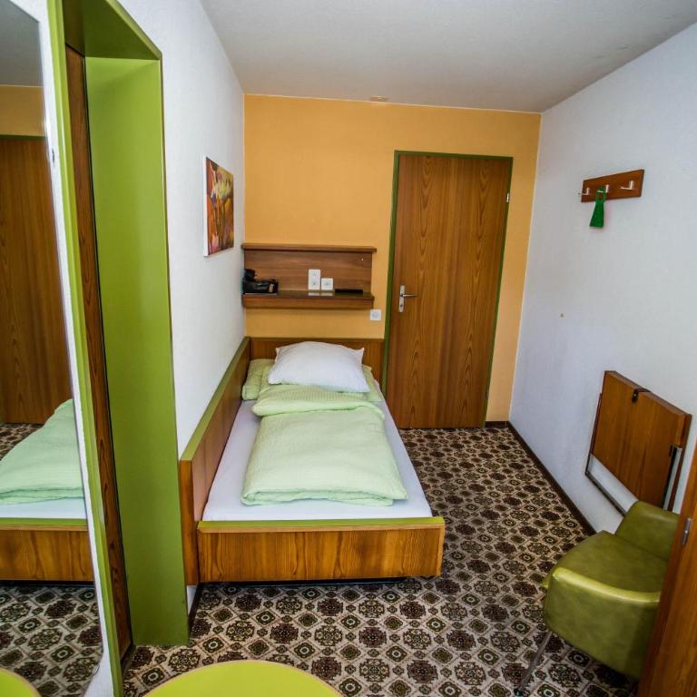 Hotel Derby - Einzelzimmer mit Balkon - 6