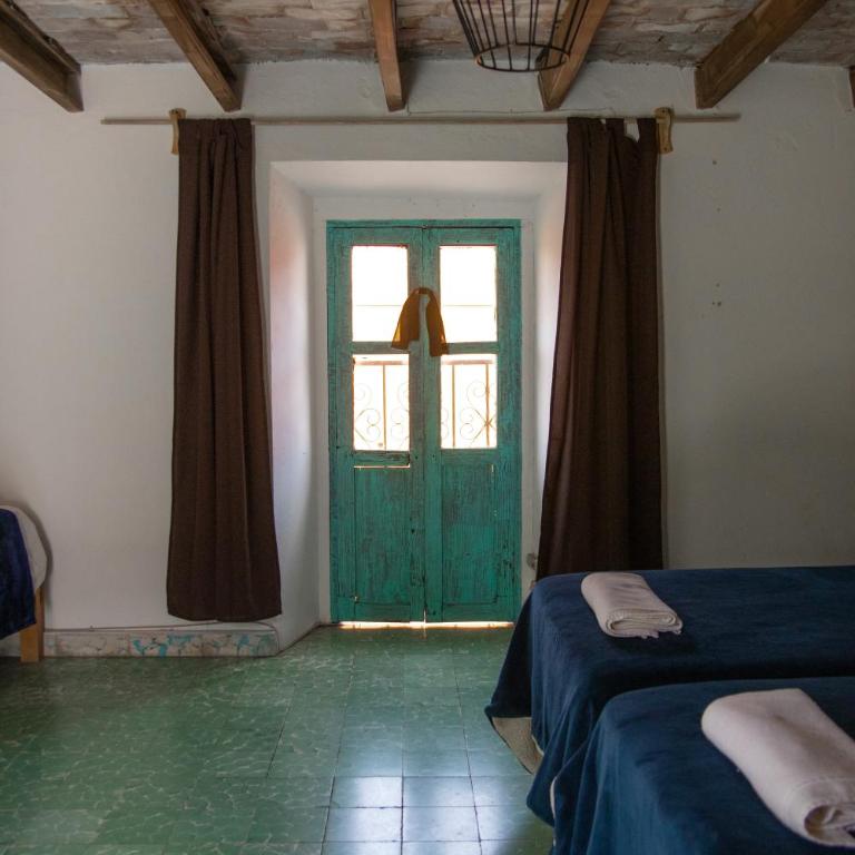 PATIO Alojamiento - Family Room with Shared Bathroom - 6