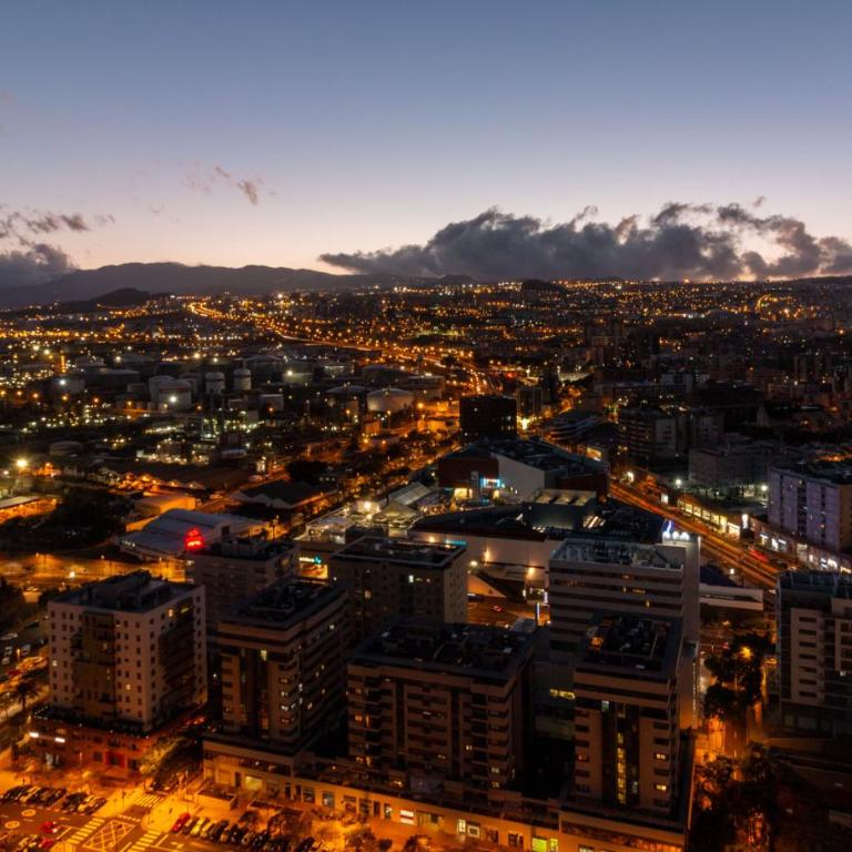 HomeForGuest NEW Modern Penthouse Apartment with panoramic views of Santa Cruz - Apartamento Ático - 37