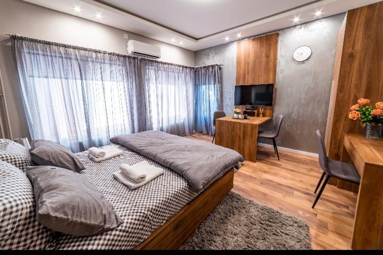 Ivi Place Apartments - Standardna Dvokrevetna Soba sa Bračnim Krevetom - 3