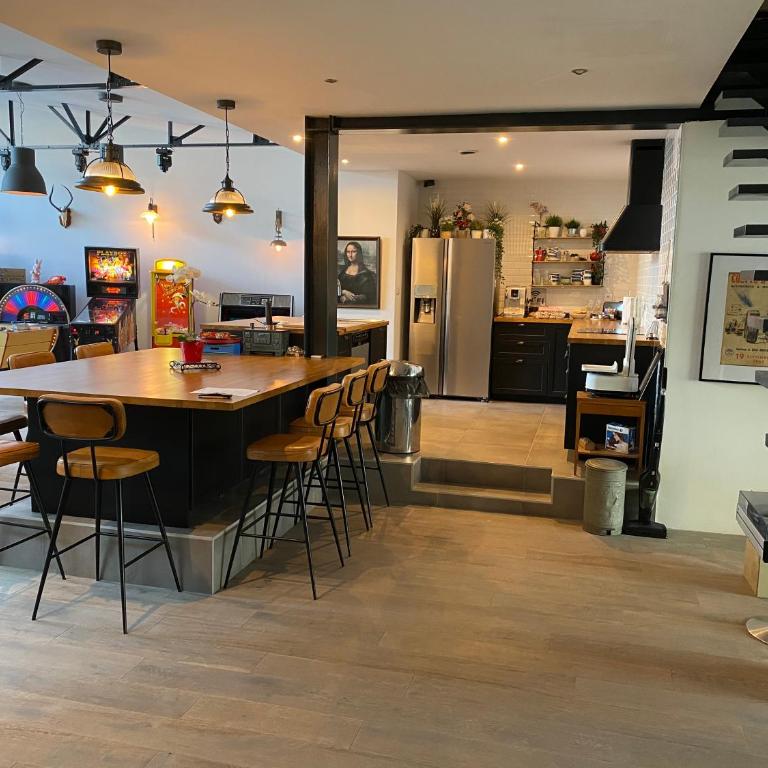 Loft Spa Reims-fr 250m2 privatifs, piscine intérieure chauffée, spa et parking - Appartamento con 3 Camere da Letto - 8