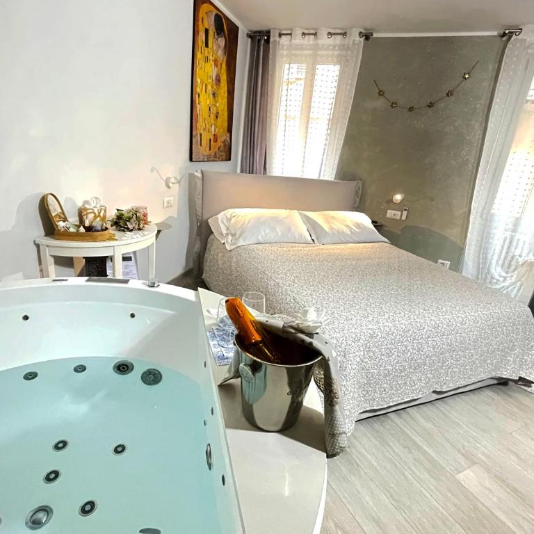 Blue House Varenna - Suite mit Whirlpool - 2