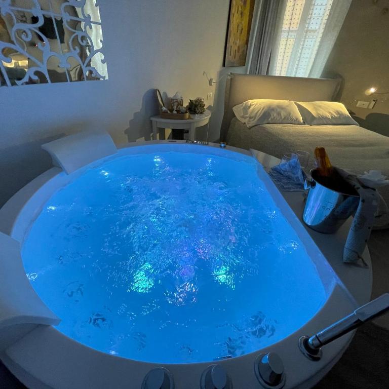 Blue House Varenna - Suite mit Whirlpool - 31