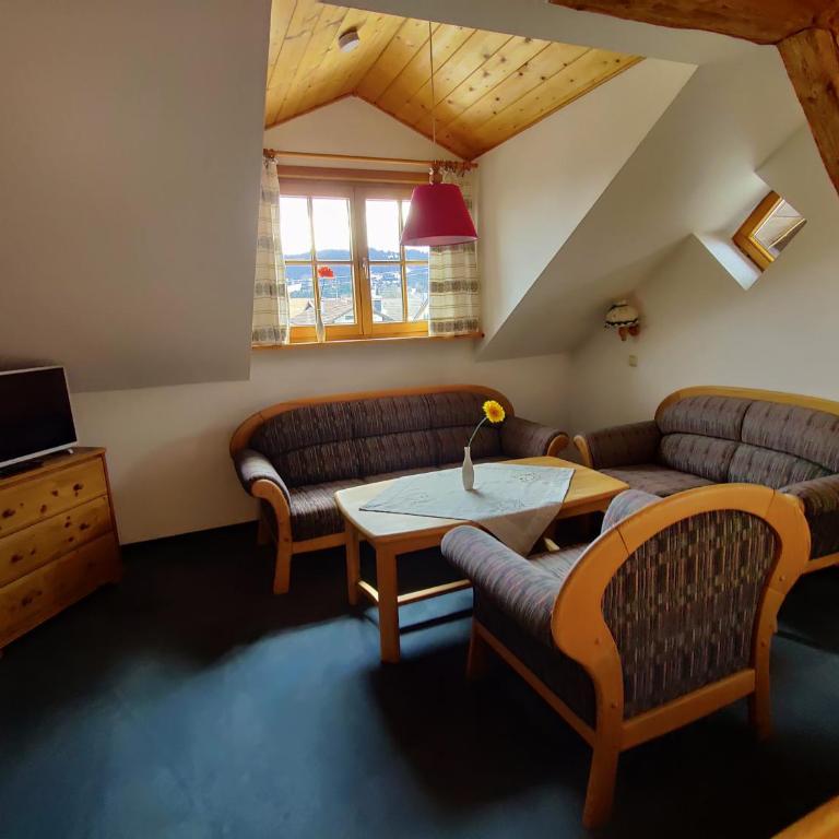 Pension Berg&Bleibe Wertach - Familienzimmer mit eigenem Bad - 3