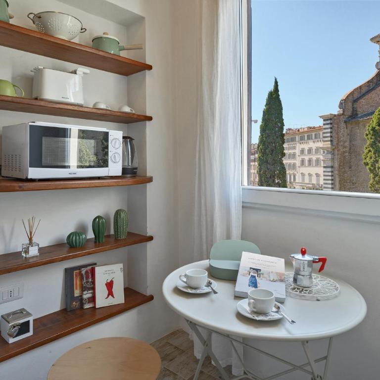 Via Avelli, 4 - Daniela - Florence Charming Apartments - Delightful and bright 3rd-floor apartment without elevator, overlooking one of Florence's most beautiful squares, Exceptionally located for exploring the city - Appartamento con 1 Camera da Letto - 10