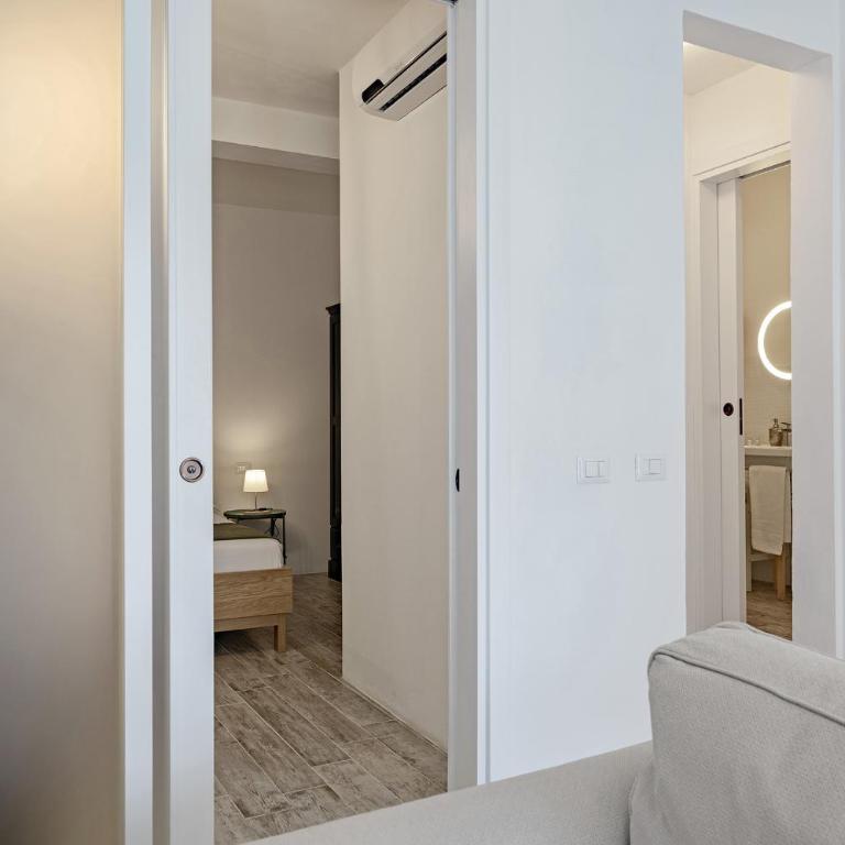 Via Avelli, 4 - Daniela - Florence Charming Apartments - Delightful and bright 3rd-floor apartment without elevator, overlooking one of Florence's most beautiful squares, Exceptionally located for exploring the city - Appartamento con 1 Camera da Letto - 16