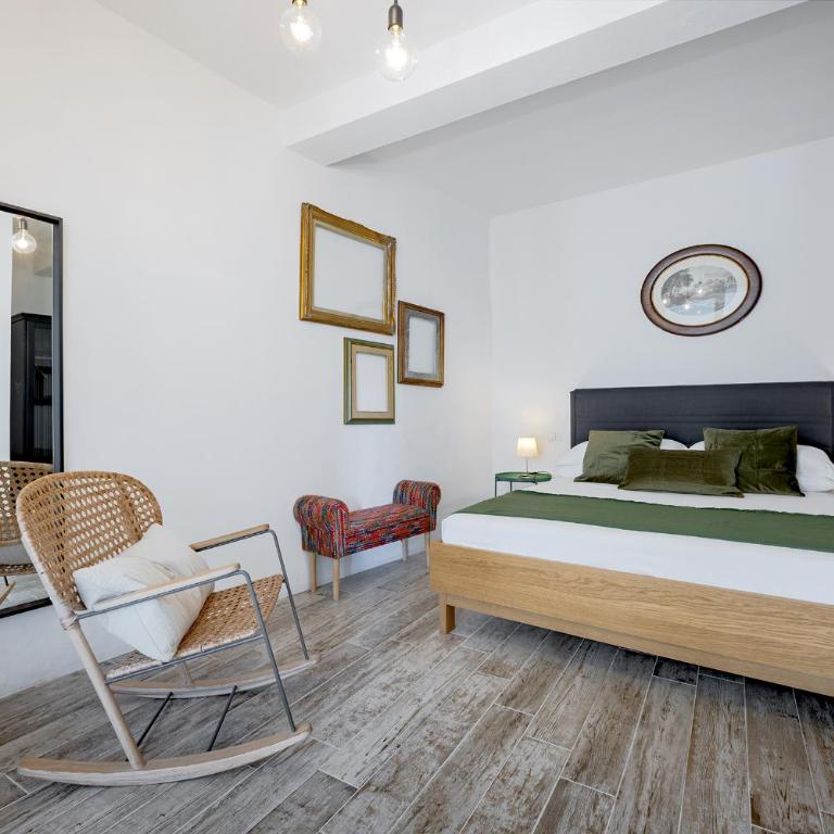 Via Avelli, 4 - Daniela - Florence Charming Apartments - Delightful and bright 3rd-floor apartment without elevator, overlooking one of Florence's most beautiful squares, Exceptionally located for exploring the city - Appartamento con 1 Camera da Letto - 17