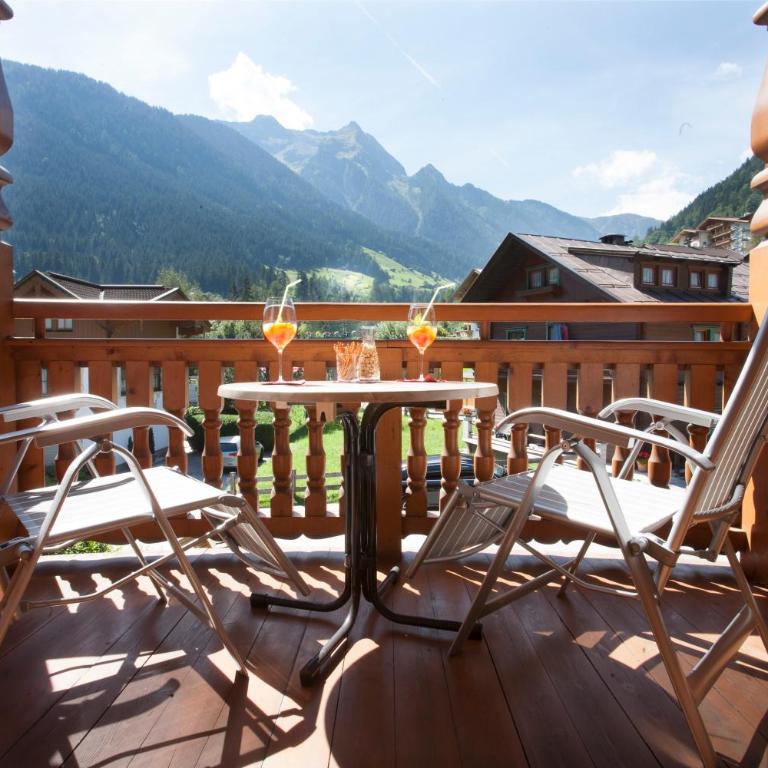 Hotel Margit - Dreibettzimmer mit Balkon - 11