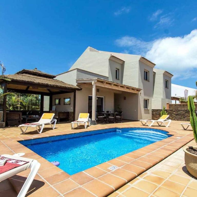 Villa privada en Corralejo - Villa con piscina privada - 1