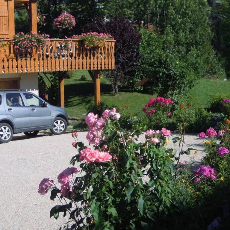 A4 km de Megève très joli studio avec jacuzzi ,vue sur les montagnes au calme - Studio - 26