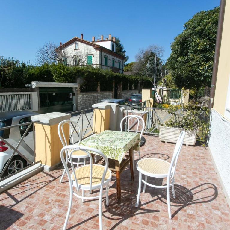 N050 - Numana, trilocale in centro con portico e posto auto - Two-Bedroom Apartment - 1