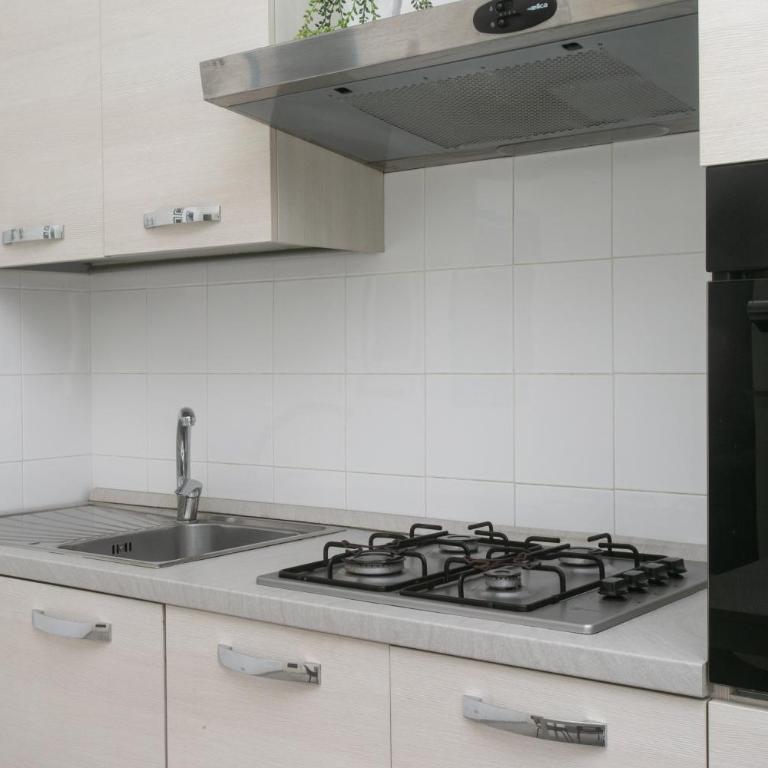 N050 - Numana, trilocale in centro con portico e posto auto - Two-Bedroom Apartment - 10
