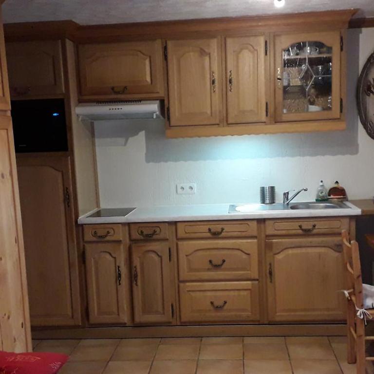 A4 km de Megève très joli studio avec jacuzzi ,vue sur les montagnes au calme - Studio - 22