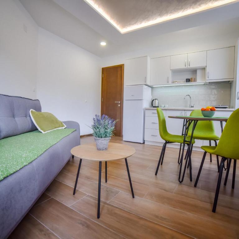 Forest12 - One-Bedroom Apartment - 1