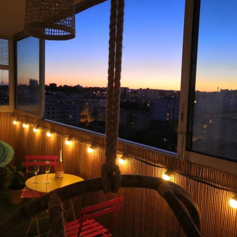 SMILE HÔME-Nid Panoramique VUE WOW ! SPAdéco - LoungeZEN - Terrasse ensoleillée - arrivée autonome - Netflix - emplacement idéal - Lumineux - rénové à neuf - Wifi Fibre - - Appartement 3 Chambres - 37