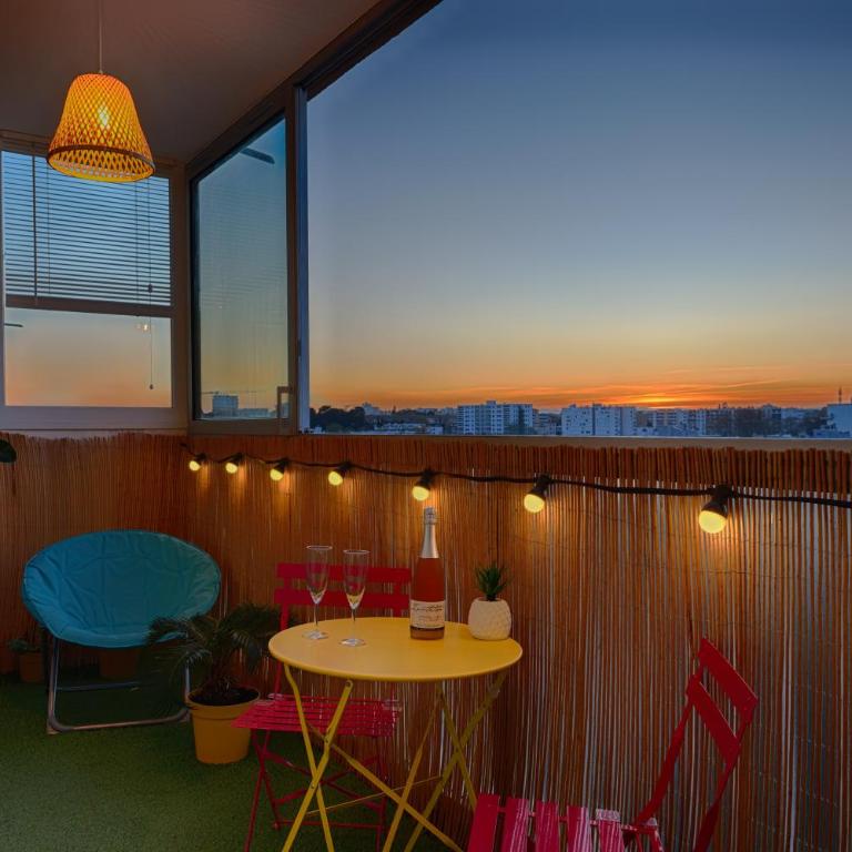 SMILE HÔME-Nid Panoramique VUE WOW ! SPAdéco - LoungeZEN - Terrasse ensoleillée - arrivée autonome - Netflix - emplacement idéal - Lumineux - rénové à neuf - Wifi Fibre - - Appartement 3 Chambres - 6