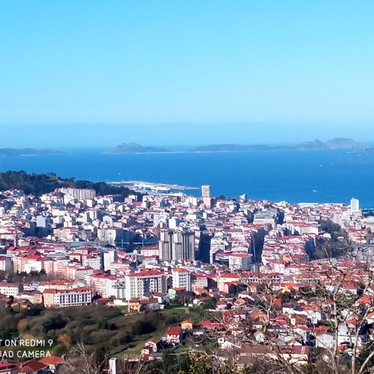PISO UNICO EN VIGO - Apartamento de 3 dormitorios - 2