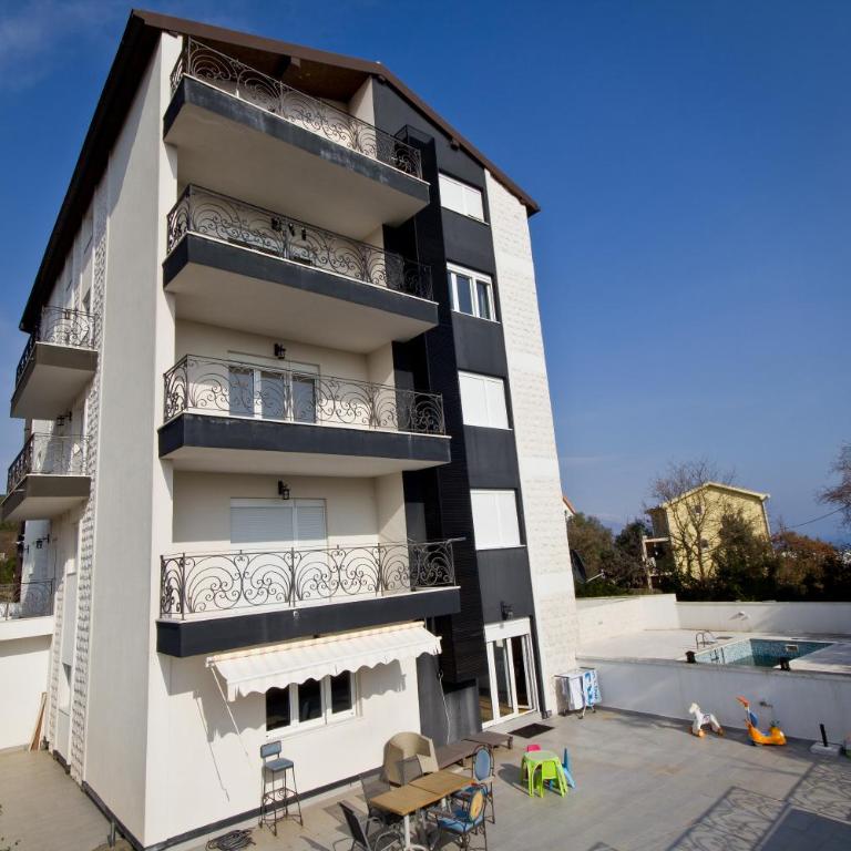 Lux Apartment "Lea" - Two-Bedroom Apartment - 45