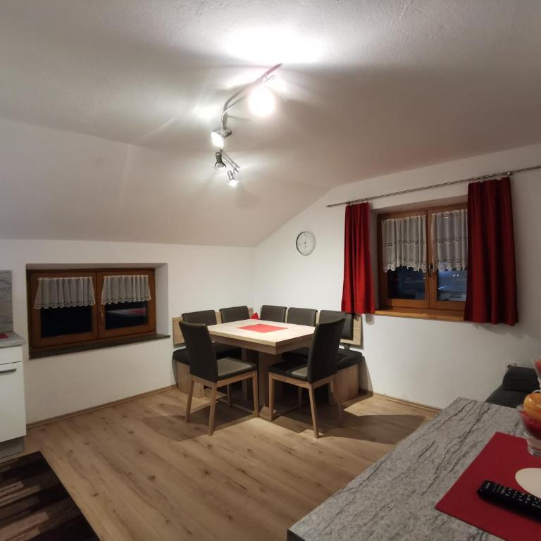 Gästehaus Jogglerhof - Apartment mit 1 Schlafzimmer und Balkon - 2