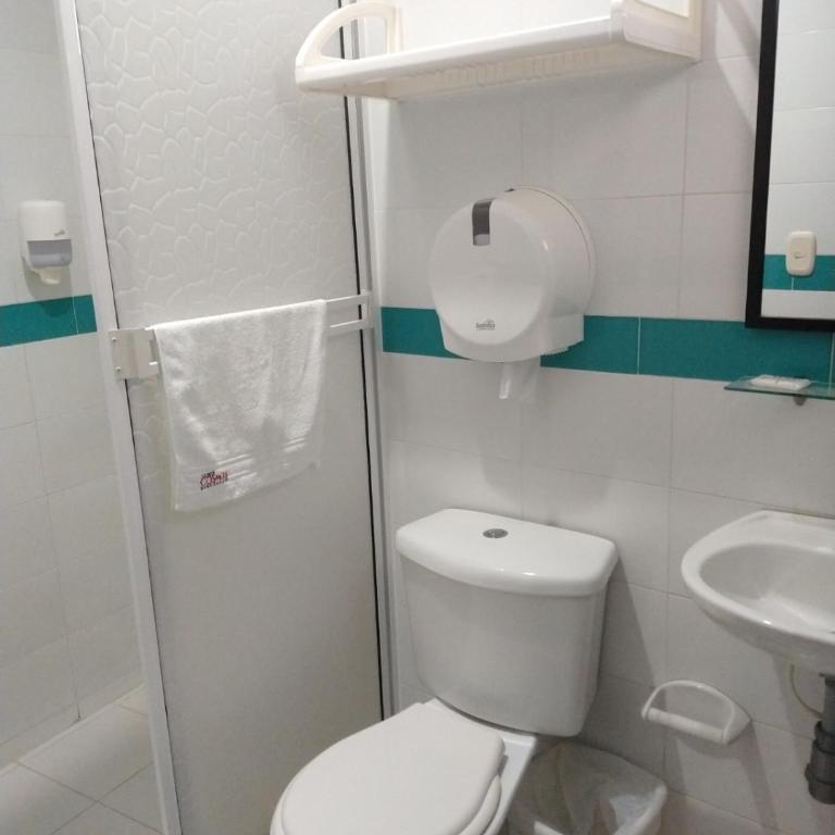 Hotel Cosmos Sincelejo - Habitación Familiar con balcón - 8