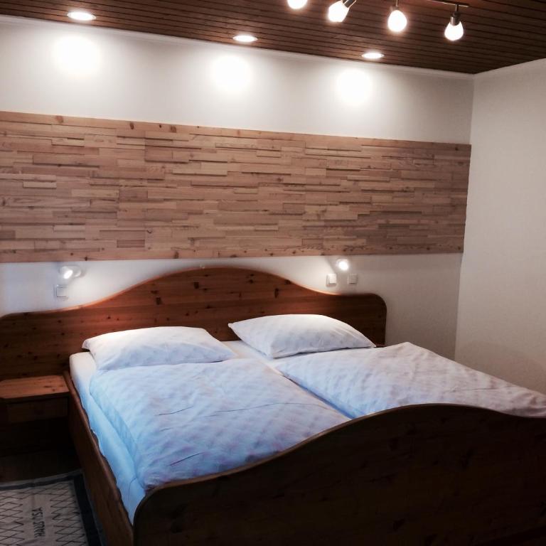 Haus Lisa - Doppelzimmer mit Bergblick - 3