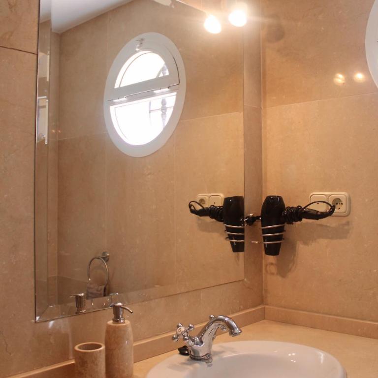 Luxury B&B Villa Tauro - Deluxe Double Room with Balcony and Sea View - 3