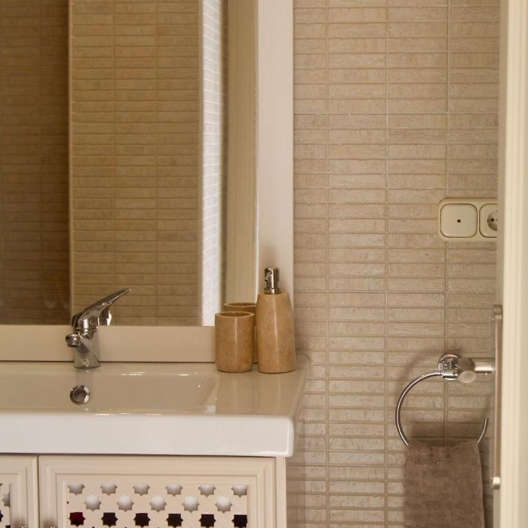 Luxury B&B Villa Tauro - Deluxe Double Room with Sea View - 2