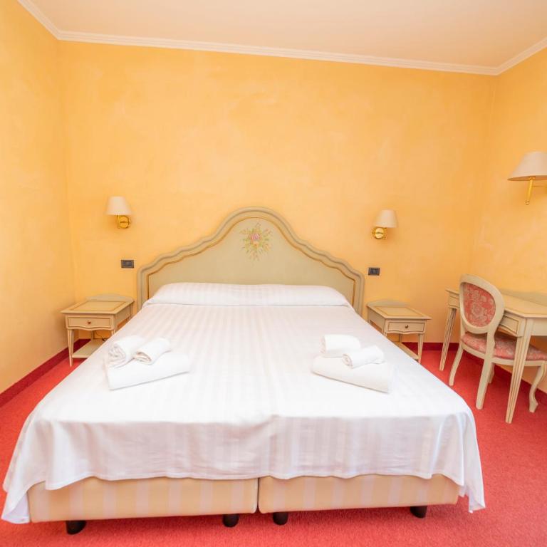 Hotel Della Torre - Camera Matrimoniale/Doppia con Letti Singoli con Vista Lago. - 3