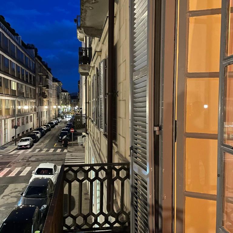La Casa di Ringhiera - silenzioso appartamento di charme con balcone nel quadrilatero romano - Two-Bedroom Apartment - 20
