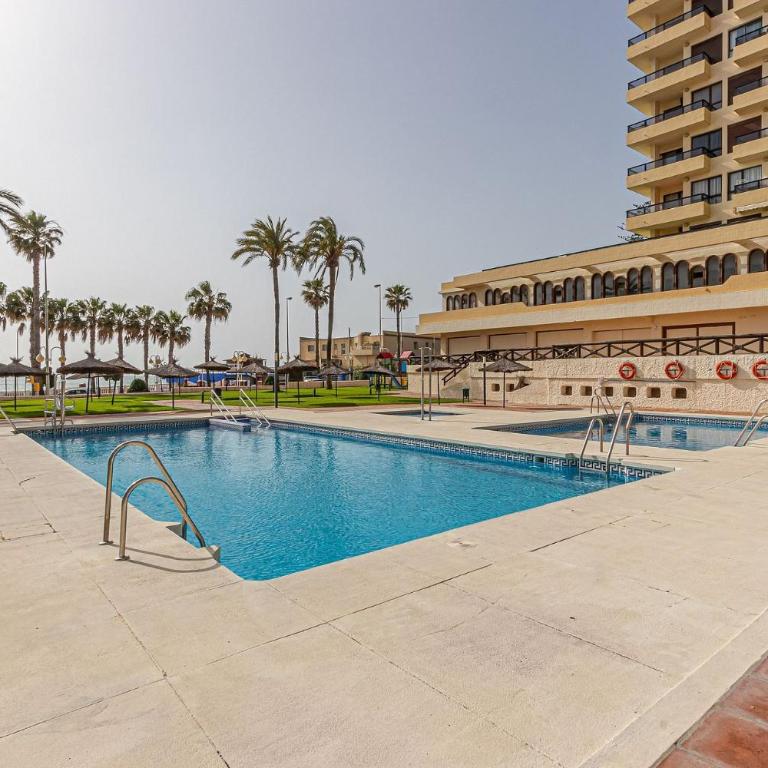 Beachfront with Spectacular views and Swimming pool - Studio Apartment - 20