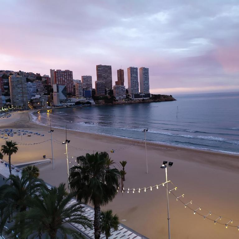 Luminoso Apartamento en Primera Línea de Playa - Two-Bedroom Apartment - 23
