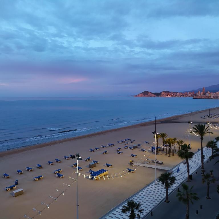 Luminoso Apartamento en Primera Línea de Playa - Two-Bedroom Apartment - 24