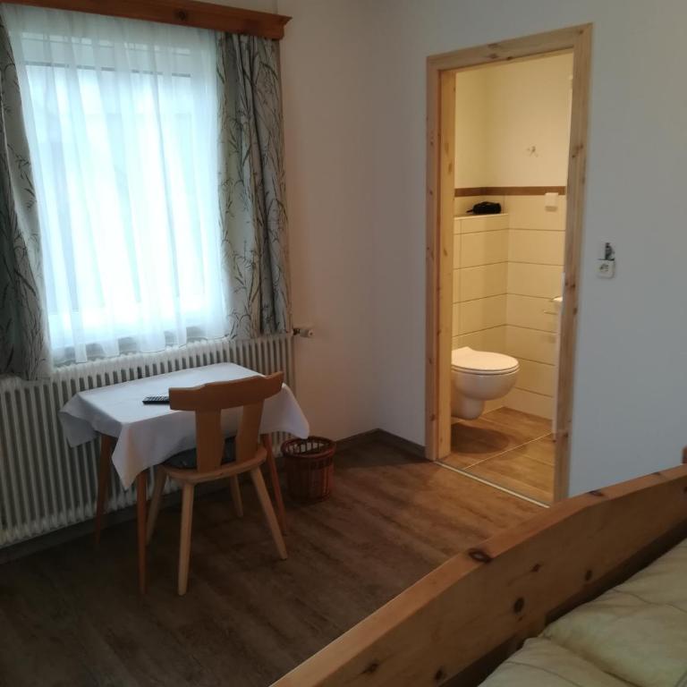 Haus Elisabeth - Doppelzimmer mit Balkon - 2