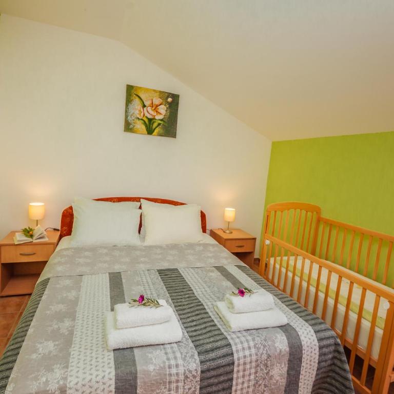 Apartments Batricevic - Two-Bedroom Apartment with Sofa Bed (5 Adults) - 5